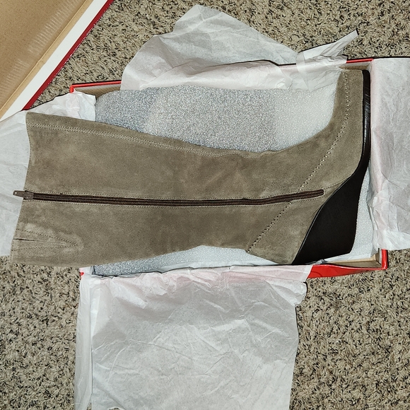 Aerosoles Gather Round Suede Knee Boot - Picture 2 of 10